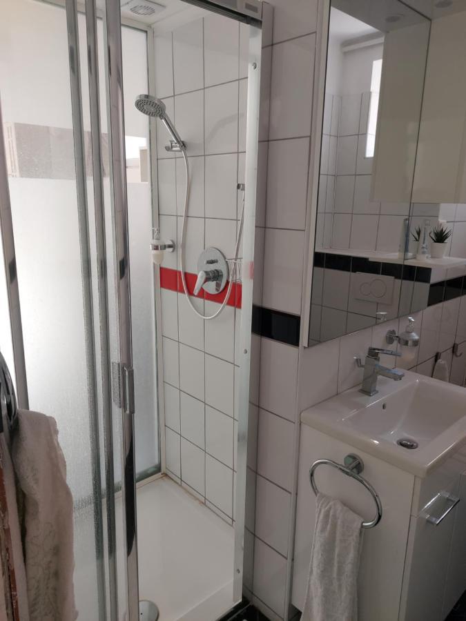 Апартаменты 2+2Szemelyes Apartman Kerttel Секешфехервар Экстерьер фото